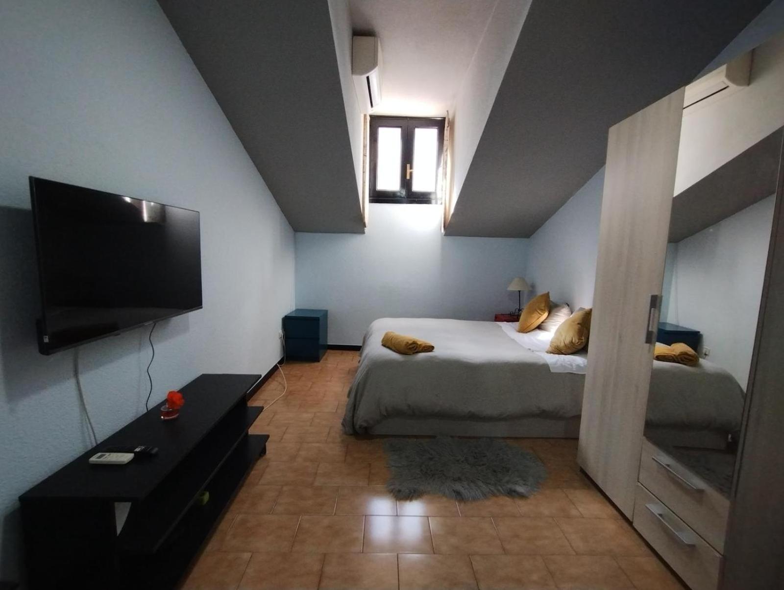 Aparment Puerta De Sol Apartman Madrid Kültér fotó
